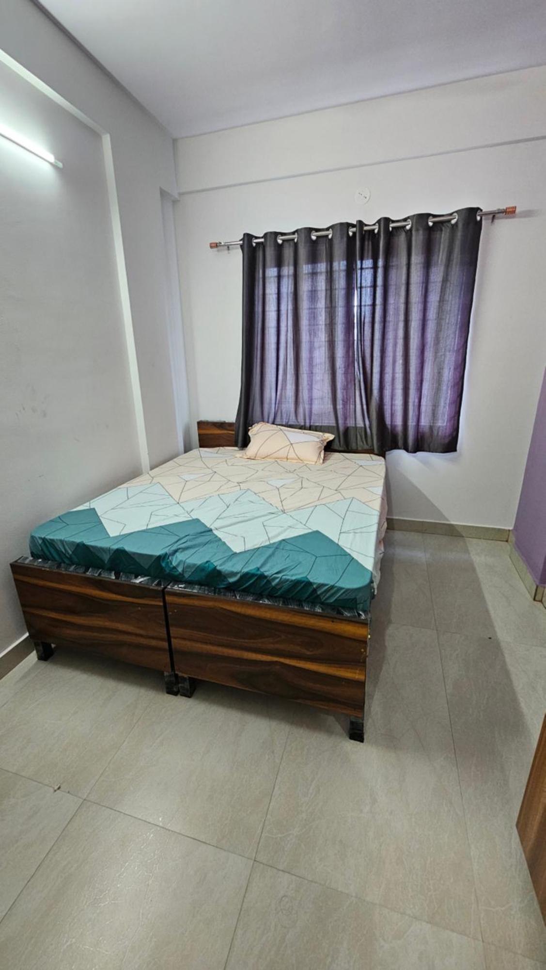 V2 Rooms Bangalore Buitenkant foto
